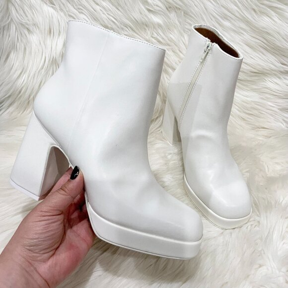 Madden Girl White Platformed Block Heeled Ankle Boots - Picture 1 of 9